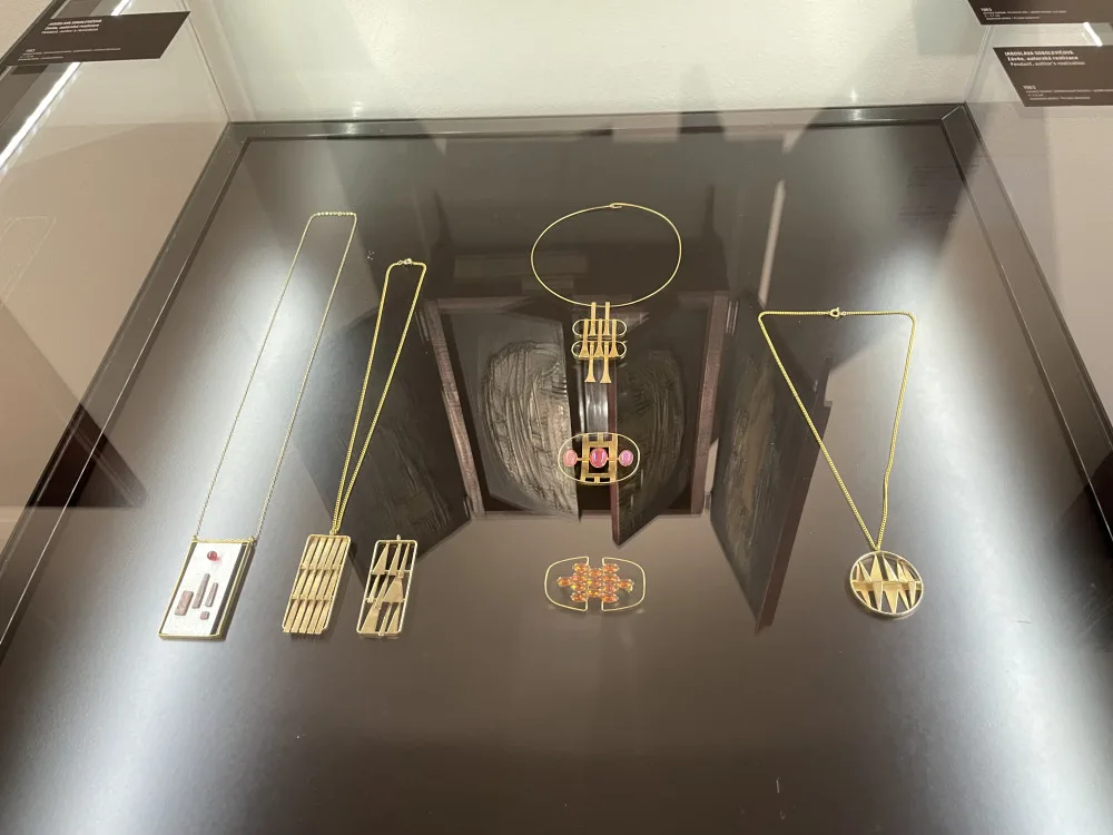 Svět ptáků a uvolněná atmosféra 60. let v Liberci. To vše přibližují listopadové výstavy oblastní galerie