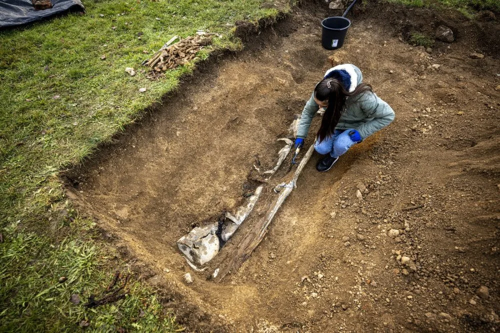 Archeologové zkoumají v Liberci hrobky nejvýznačnějších obyvatel z 19. století