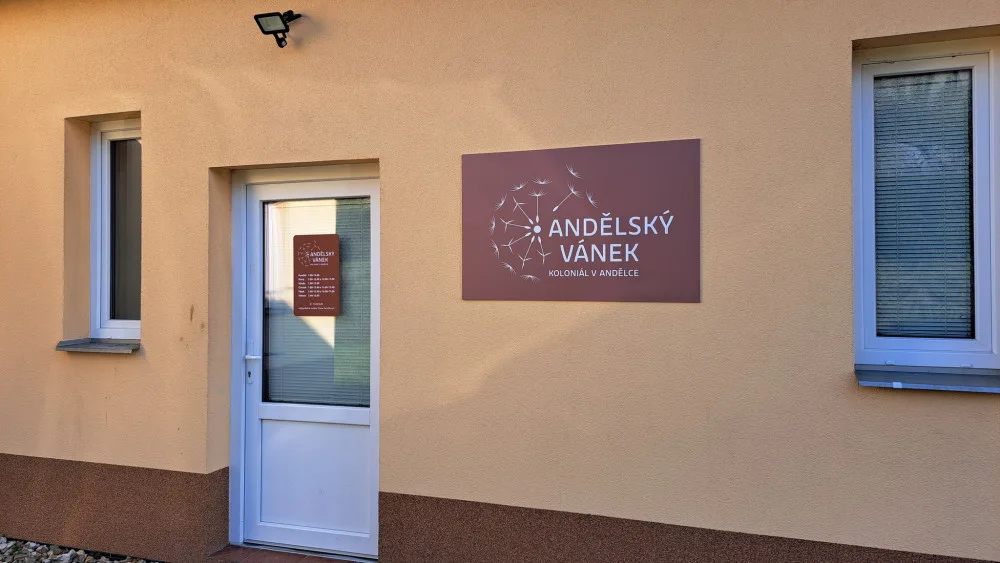 Obyvatelé Andělky na Frýdlantsku museli za nákupy dojíždět, teď jim obec zřídila vlastní obchod s potravinami