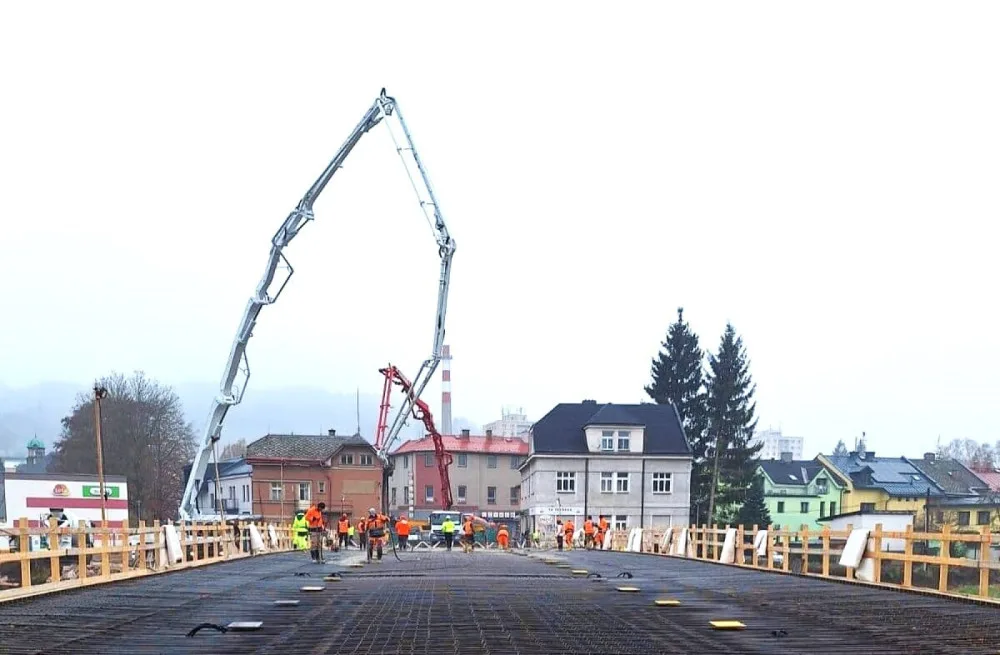 Na mostě přes Jizeru v Semilech se v zimě pracovat nebude. Objízdné trasy pro řidiče zůstávají, pěší přes most mohou