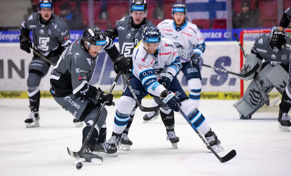 Tygři prohrávali s Energií Karlovy Vary 0:2. Zápas plný zvratů nakonec ovládli v prodloužení a zvítězili 4:3