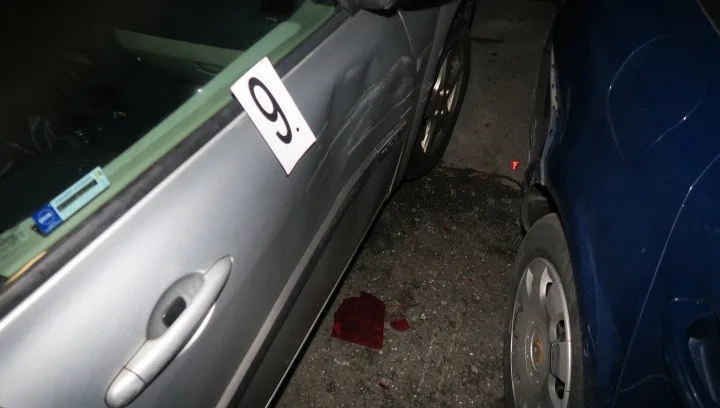 Šílená jízda namol opilého řidiče. Způsobil několik nehod, zastavili ho až svědci a vybitá baterie