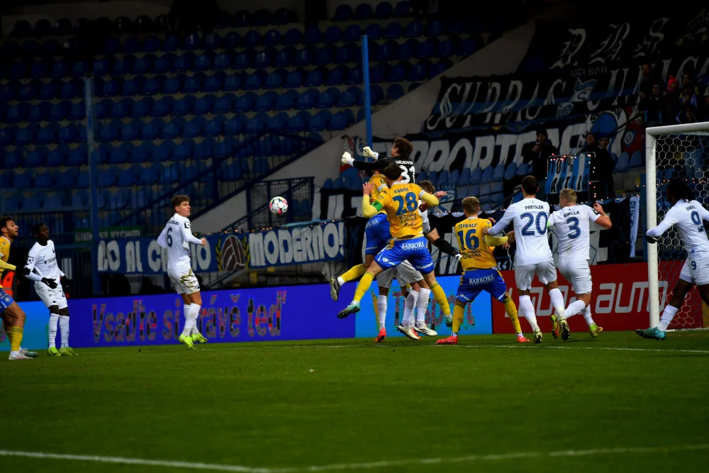 Slovan v posledním domácím utkání podzimu vyhrál. Teplice porazil 3:0