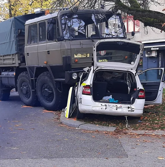 Tragickou dopravní nehodu u bazénu z října se stále nepodařilo objasnit, policie hledá další svědky události
