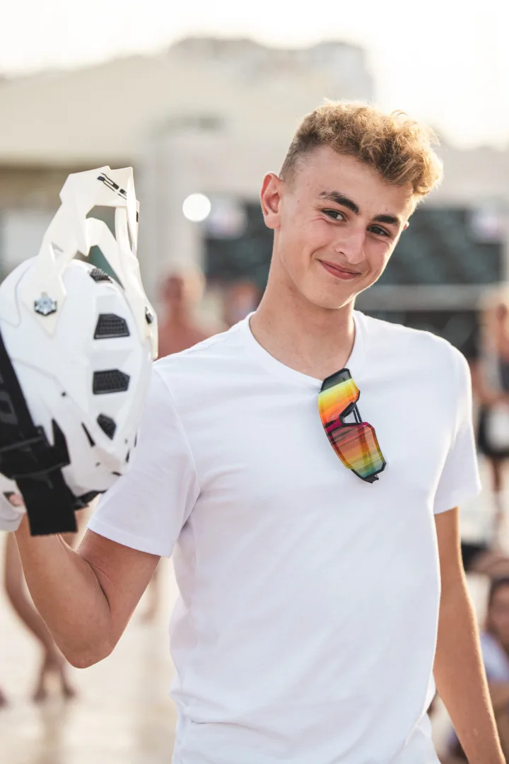 Úspěch Adama Ficka. Student z Liberce získal v celkovém pořadí světovém poháru v motosurfingu bronz