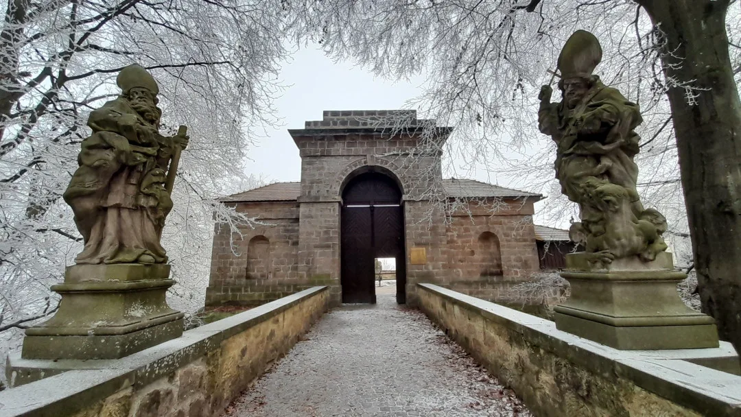 Hrad Valdštejn je otevřen ještě do 4. ledna, návštěvníky přivítá i na Silvestra a Nový rok