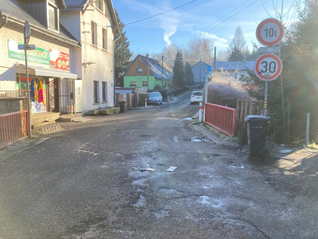 Heřmánková ulice v Machníně, která je zároveň cyklostezkou, se dočká příští rok nového povrchu