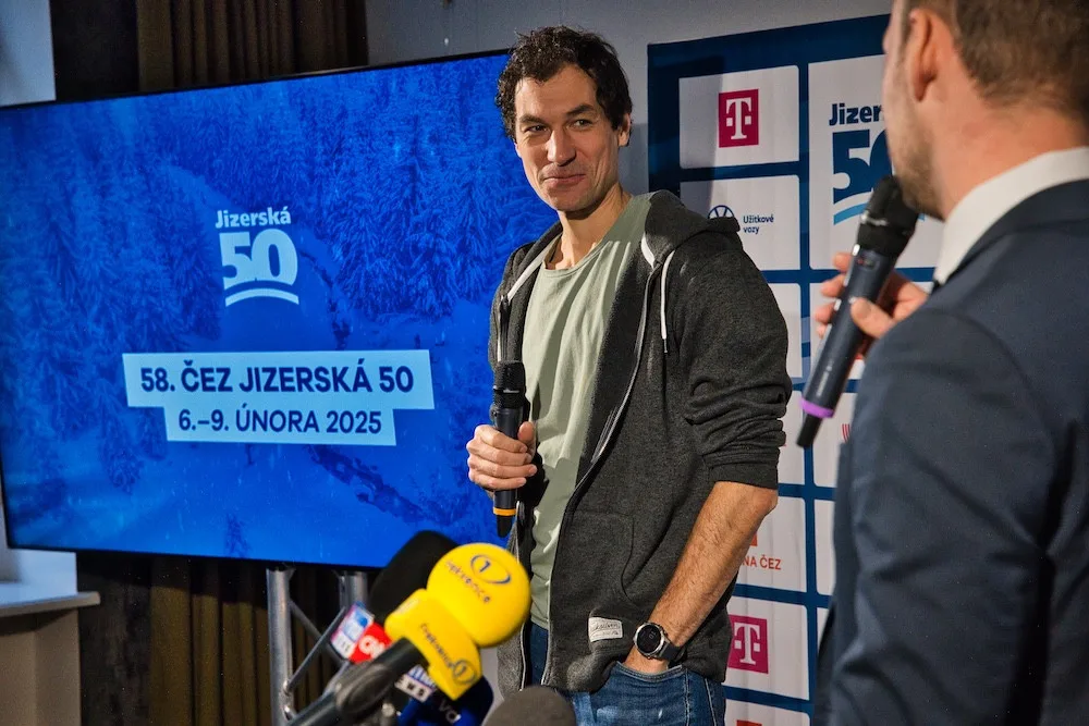 Přes 7 300 běžců přihlášených na Jizerskou 50: Připraveny jsou nové odměny i dobročinné projekty. Na startu bude řada hvězd