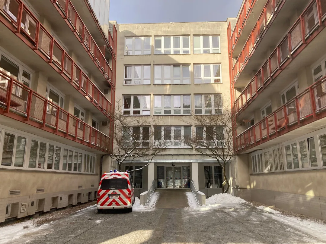 Dokáže zabránit pádu nechodícího pacienta. Liberecká nemocnice začala využívat nový bezkontaktní monitoring lůžek