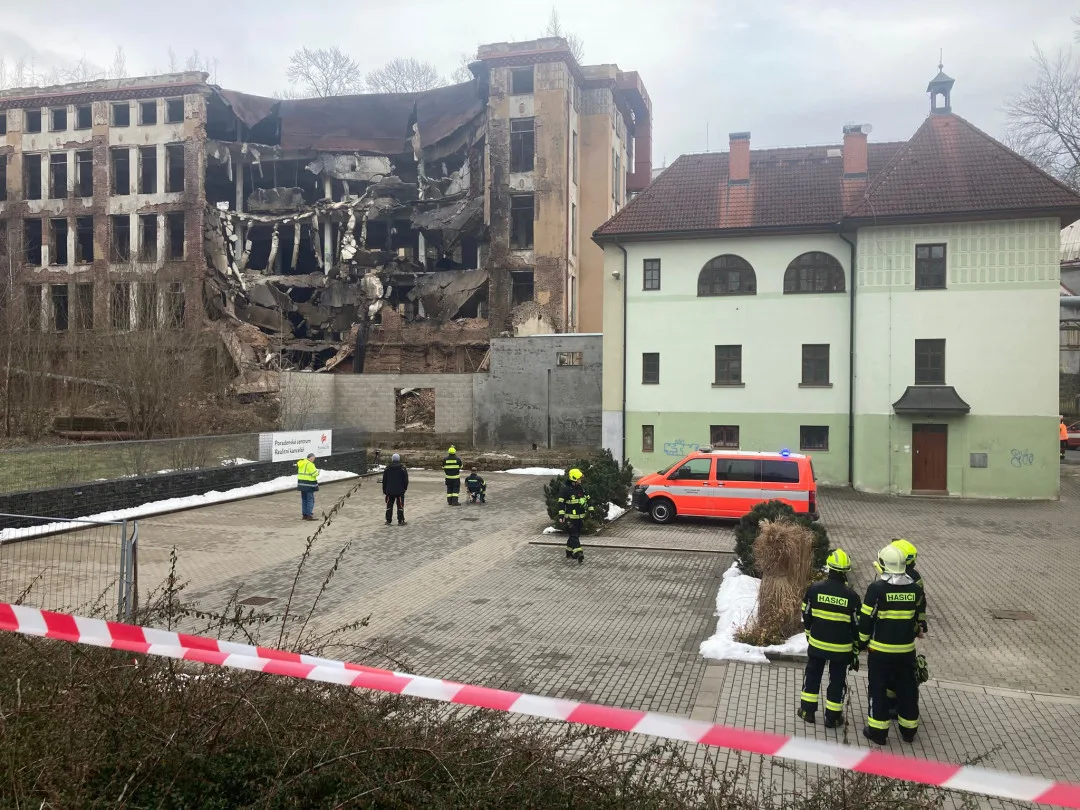 V Liberci se v areálu bývalé Textilany částečně zřítila budova někdejší tkalcovny