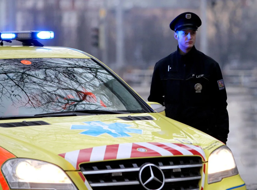 Kriminalisté pachatele vypátrali a umístili do cely, kde si počká na verdikt soudu