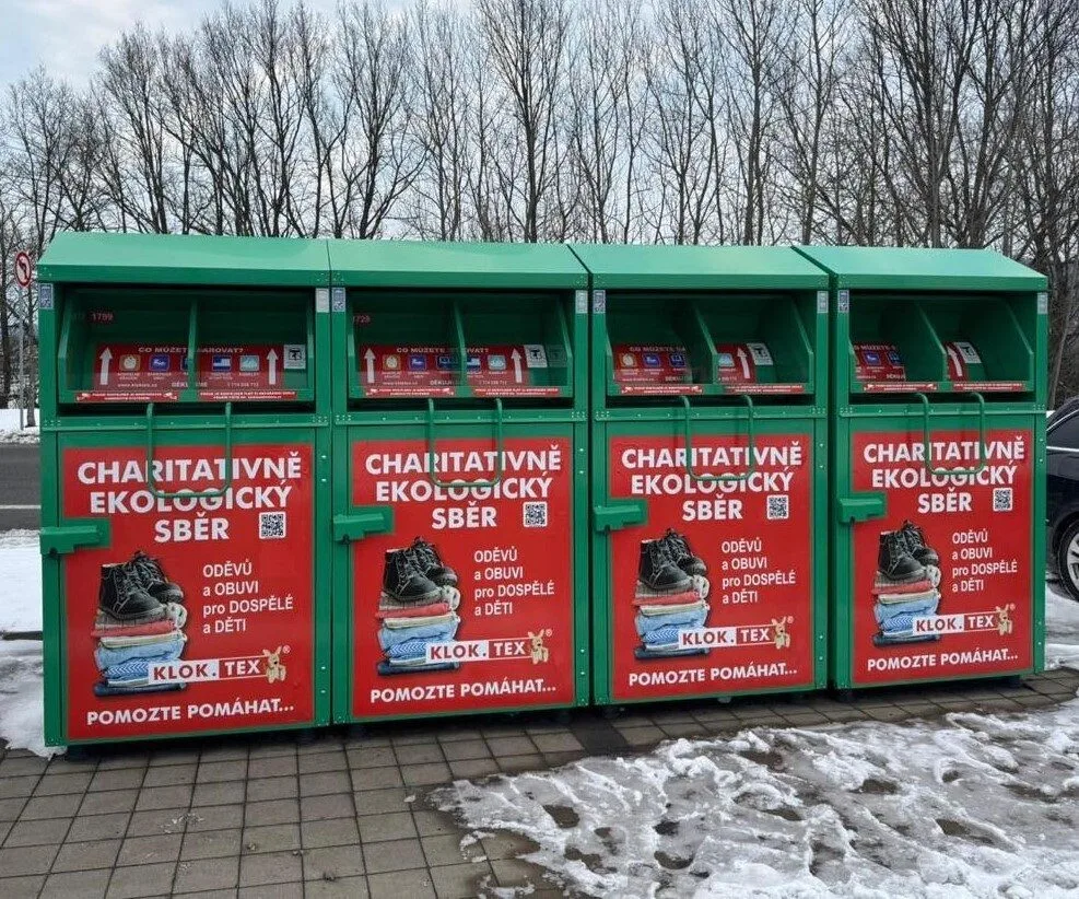 Kontejnery na sběr nepotřebného textilu mění v Liberci barvu. Nově budou zelené