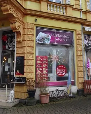 Hygienici uzavřeli kvůli špíně a dalším prohřeškům vietnamskou restauraci Hanoi ve Cvikově