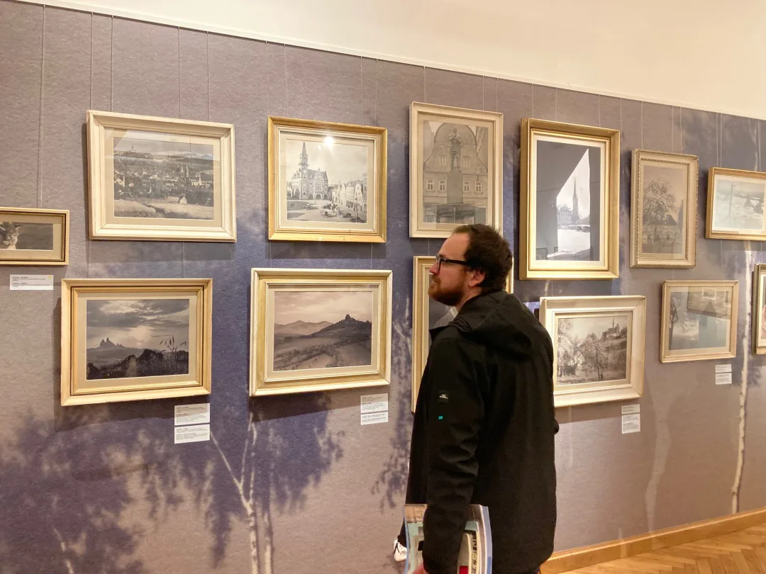 Jako pohlazení po duši. Liberecké muzeum vystavuje pohlednice krajiny a přírody špičkového meziválečného fotografa