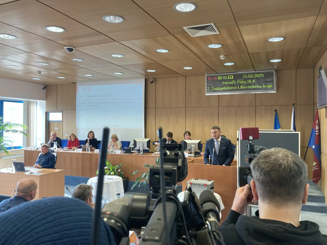 Druhé zasedání zastupitelstva Libereckého kraje - debata před tajným hlasováním o odvolání hejtmana.