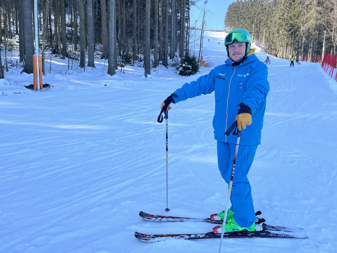 Při lyžování je potřeba pochopit, co se přitom v těle odehrává, říká Michal Novák, šéfinstruktor Ještěd Ski School