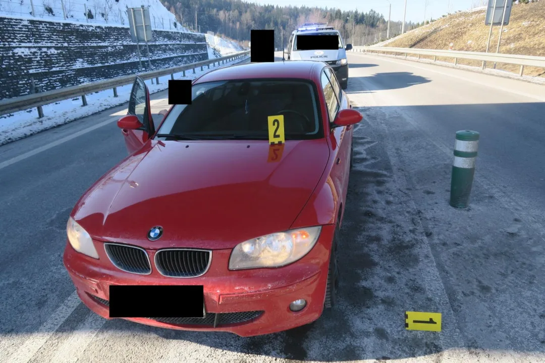 Policie hledá svědky nehody z minulého týdne, ke které došlo na příjezdu do Jablonce v Lukášově