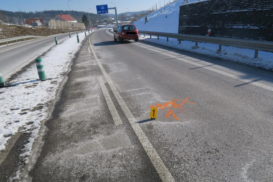 Policie hledá svědky nehody z minulého týdne, ke které došlo na příjezdu do Jablonce v Lukášově