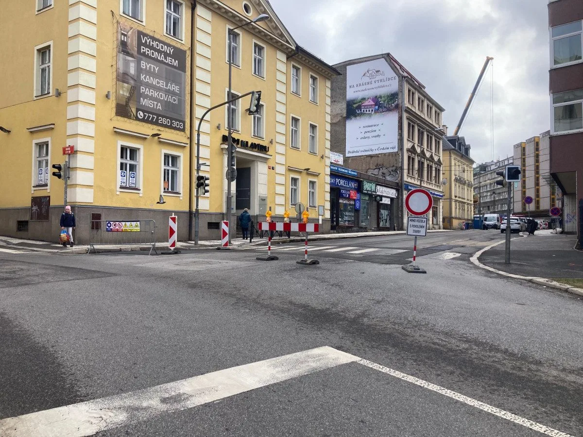 V centru Liberce bude od příštího týdne dočasně průjezdná Jablonecká ulice