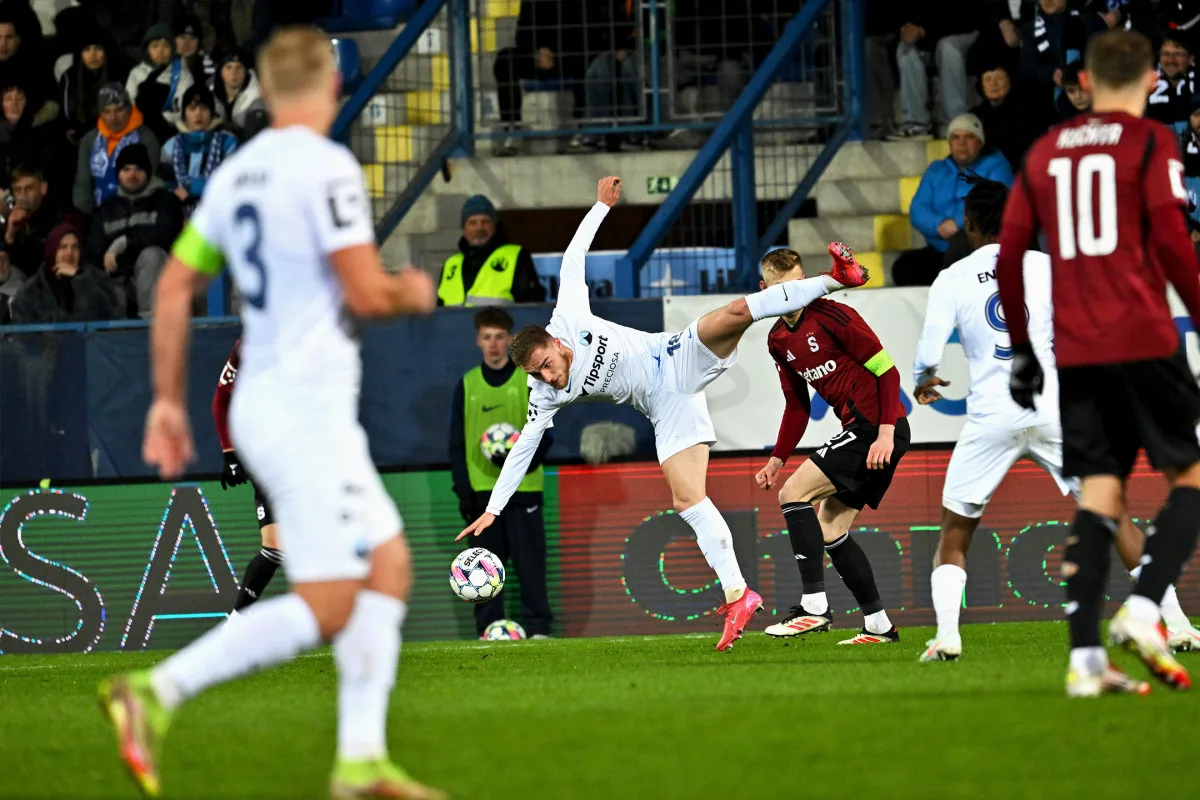 Slovan srazil Spartu, v úvodu druhého poločasu rozhodl Višinský