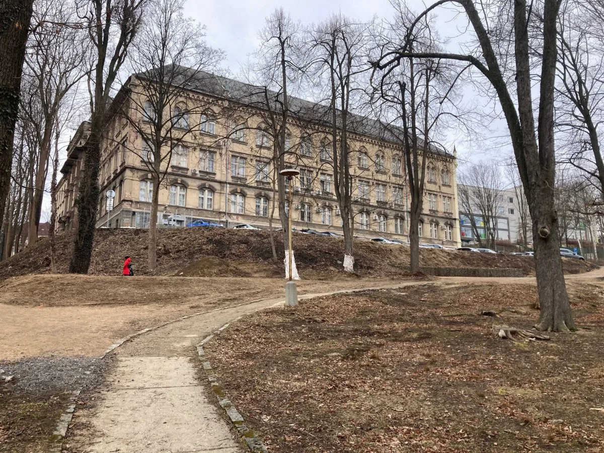 Pak pod Klášterem se v příštím roce promění. Cesta z Klášterní ulice k přehradě bude nově bezbariérová