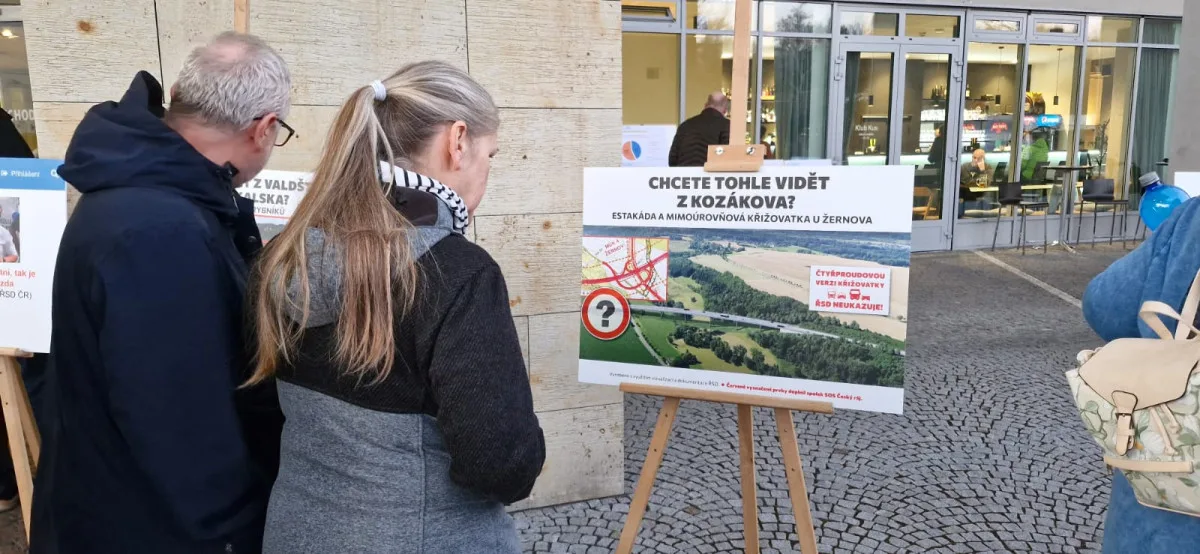 Lidé v Turnově protestovali proti plánované silnici 35 vedoucí Českým rájem. Je na čase začít se stavbou, kontruje ministr Kupka