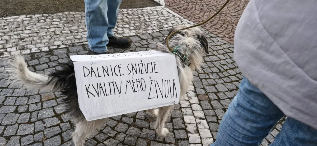 Lidé v Turnově protestovali proti plánované silnici 35 vedoucí Českým rájem. Je na čase začít se stavbou, kontruje ministr Kupka