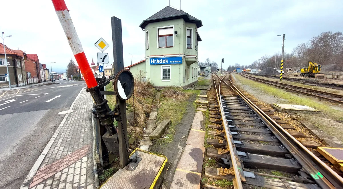 Proměna nádraží v Chrastavě a Hrádku nad Nisou pokračuje, v dubnu začne půlroční výluka vlaků