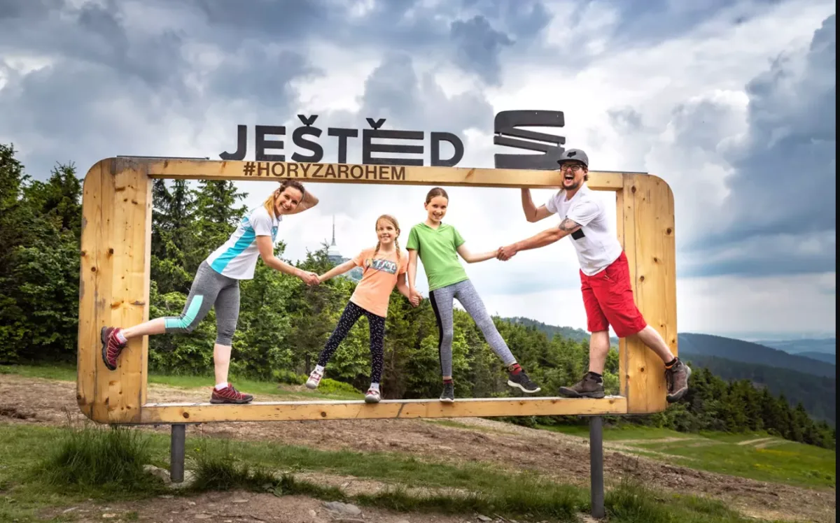 Ilustrační foto fotopointu na Ještědu. Ten ve Vesci bude mít tvar srdce