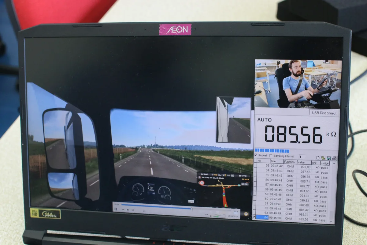 Tričko z liberecké univerzity pozná usínajícího řidiče. Monitoruje životní funkce