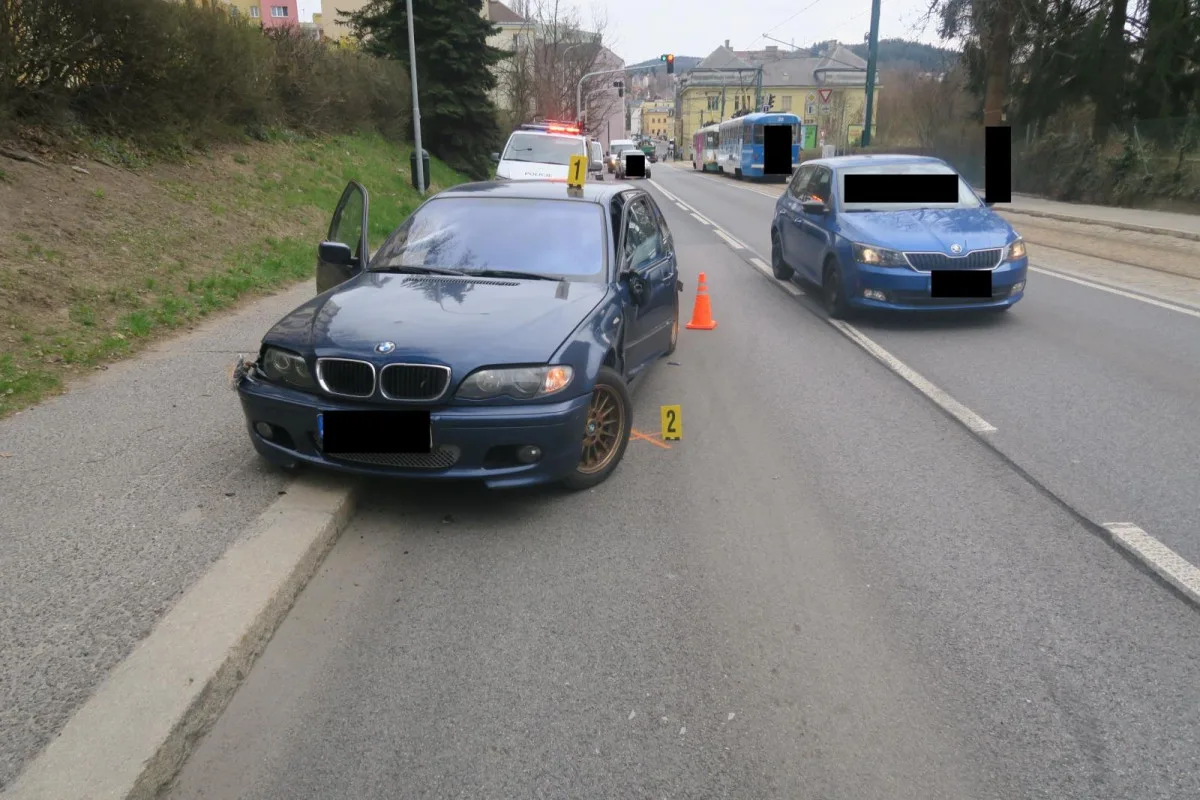 Se zákazy řízení ujížděl policistům v Jablonci i rychlostí 140 km/h. Skončil ve vazbě