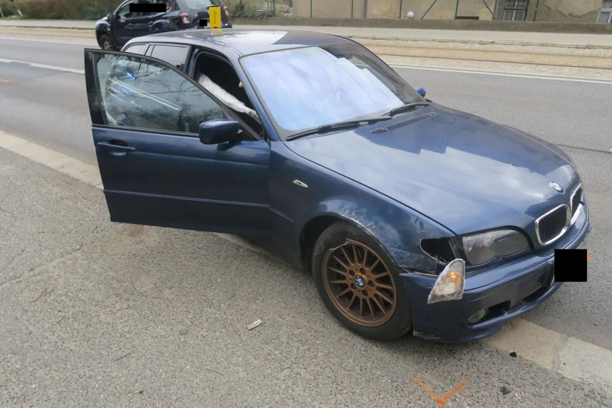 Se zákazy řízení ujížděl policistům v Jablonci i rychlostí 140 km/h. Skončil ve vazbě