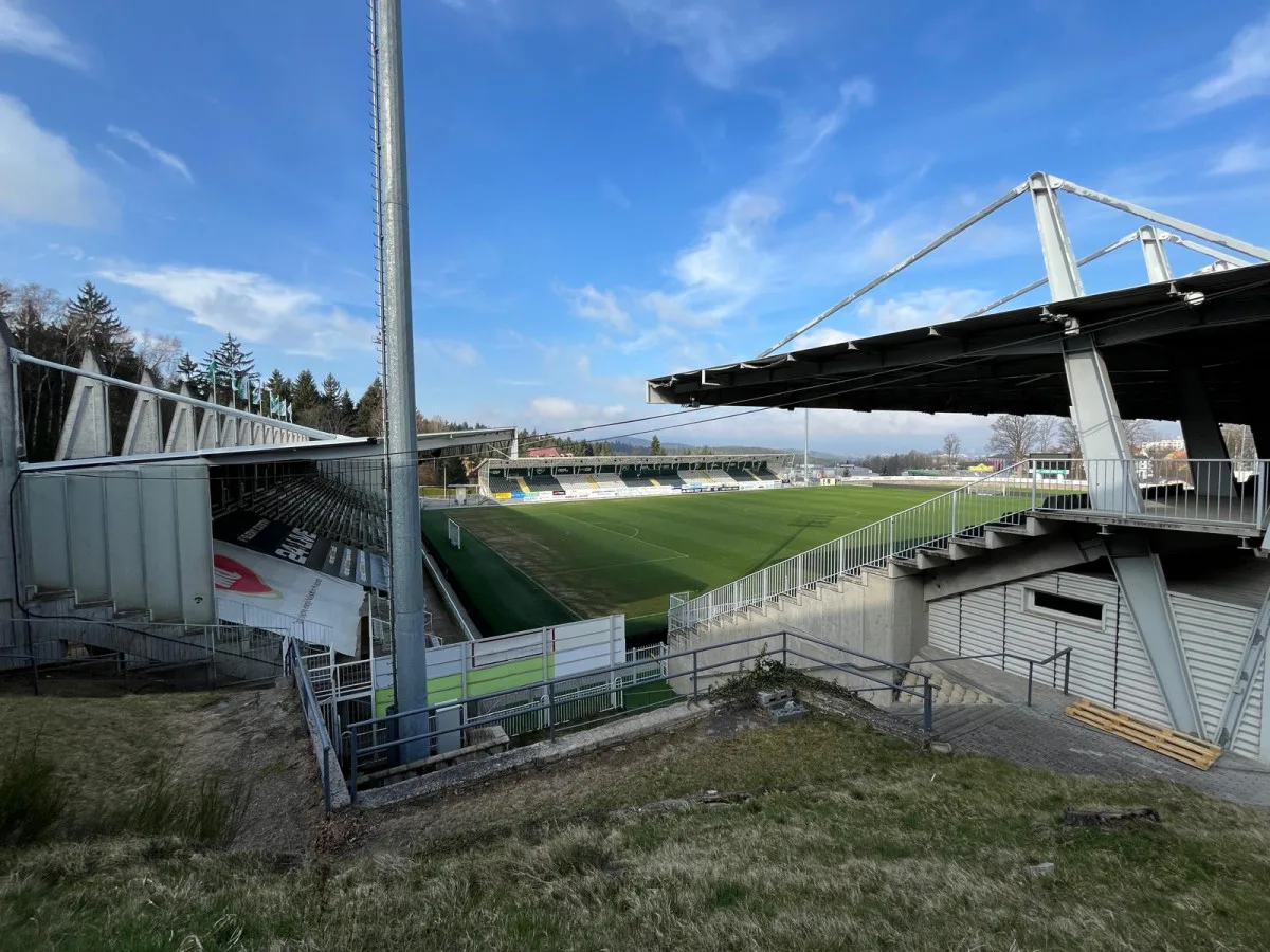Miliony od svazu pro Peltův Jablonec. Pokus o narušení férové soutěže, ozval se majitel Slovanu Kania