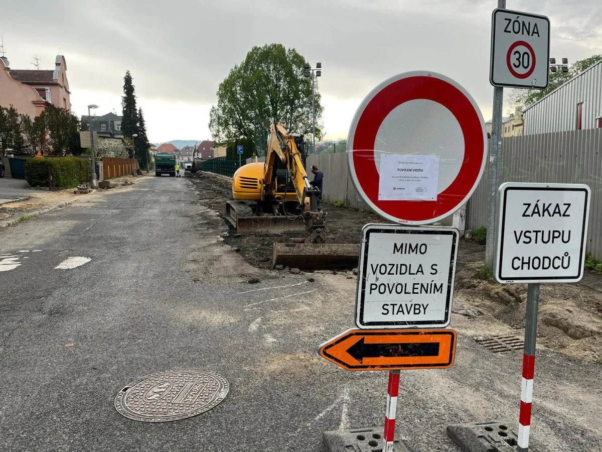 Začala rekonstrukce Svojsíkovy a okolních ulic. Firma má na dokončení čtyři týdny