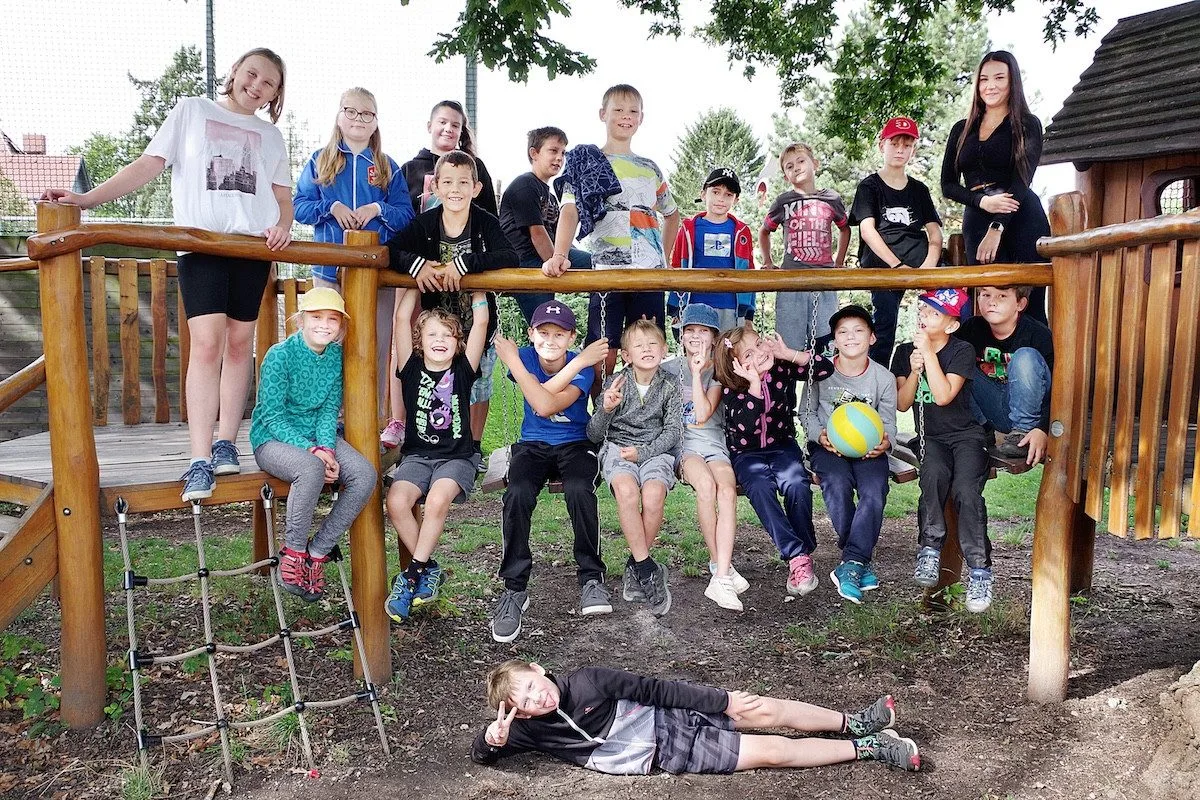 Nadupané příměšťáky bez mobilu frčí
