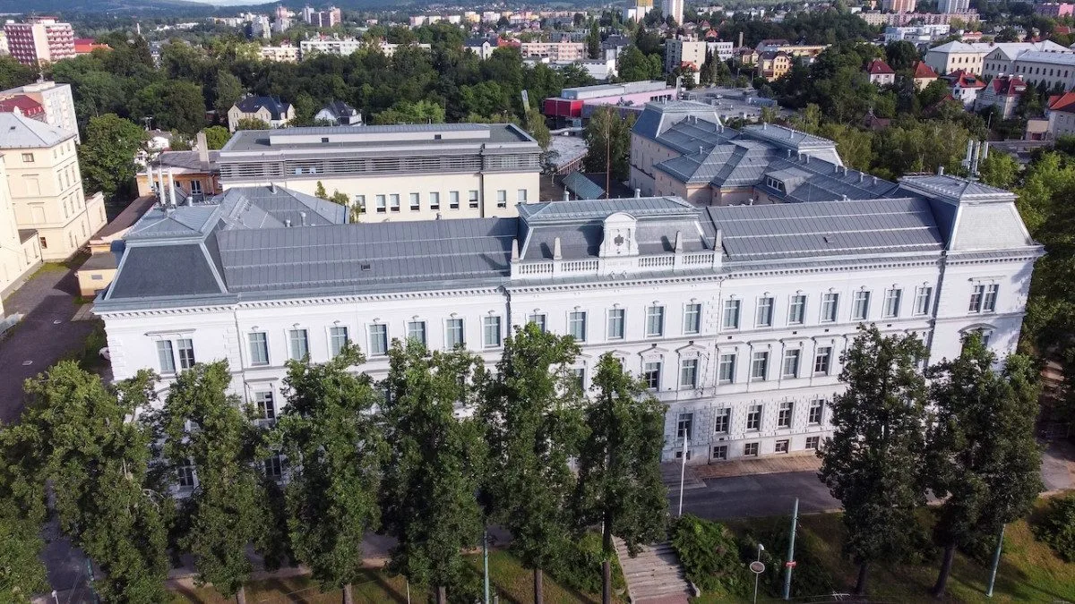 Maturitou to nekončí: VOŠ otevírá nové možnosti