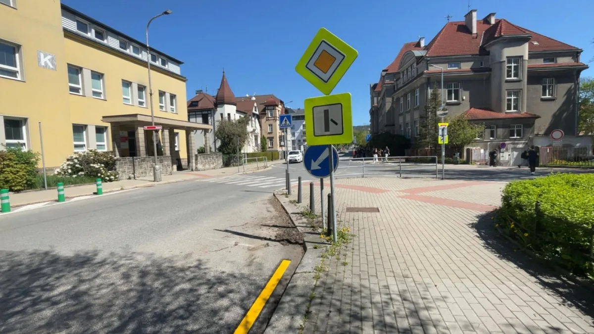 Křižovatku ulic Klášterní a Husova čeká další úprava, třeba zákaz odbočení vlevo