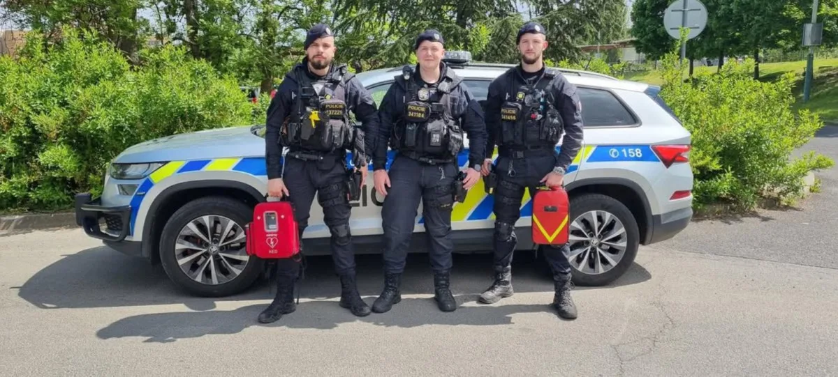 Šlo o životy a oni obstáli. Tři policisté z České Lípy poskytli profi pomoc