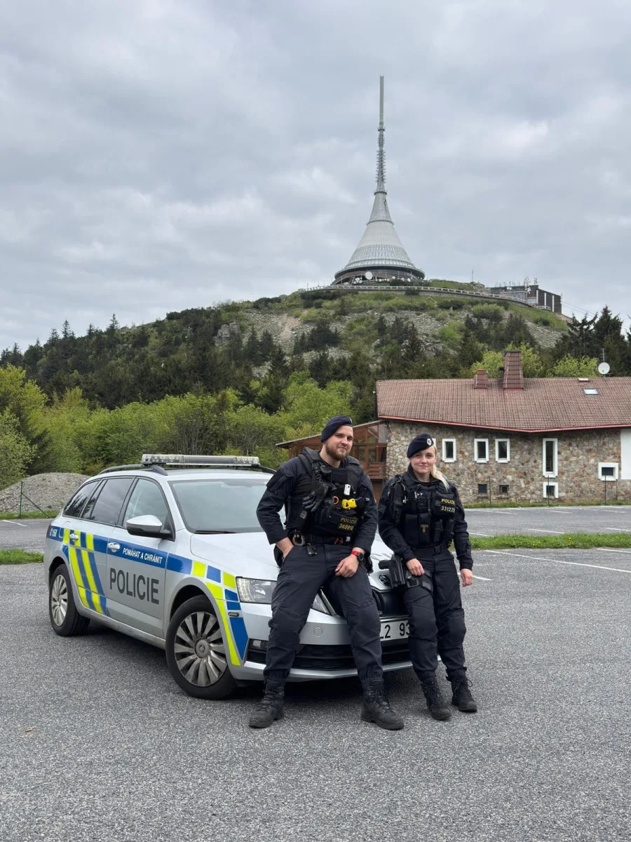 Všímavá policejní kráska a její parťák pomohli rozplést sérii vloupání v Liberci