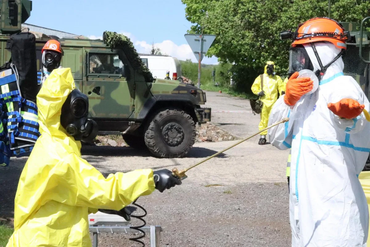 Liberečtí chemici na cvičení na Slovensku: pracovali s ostrými bojovými látkami