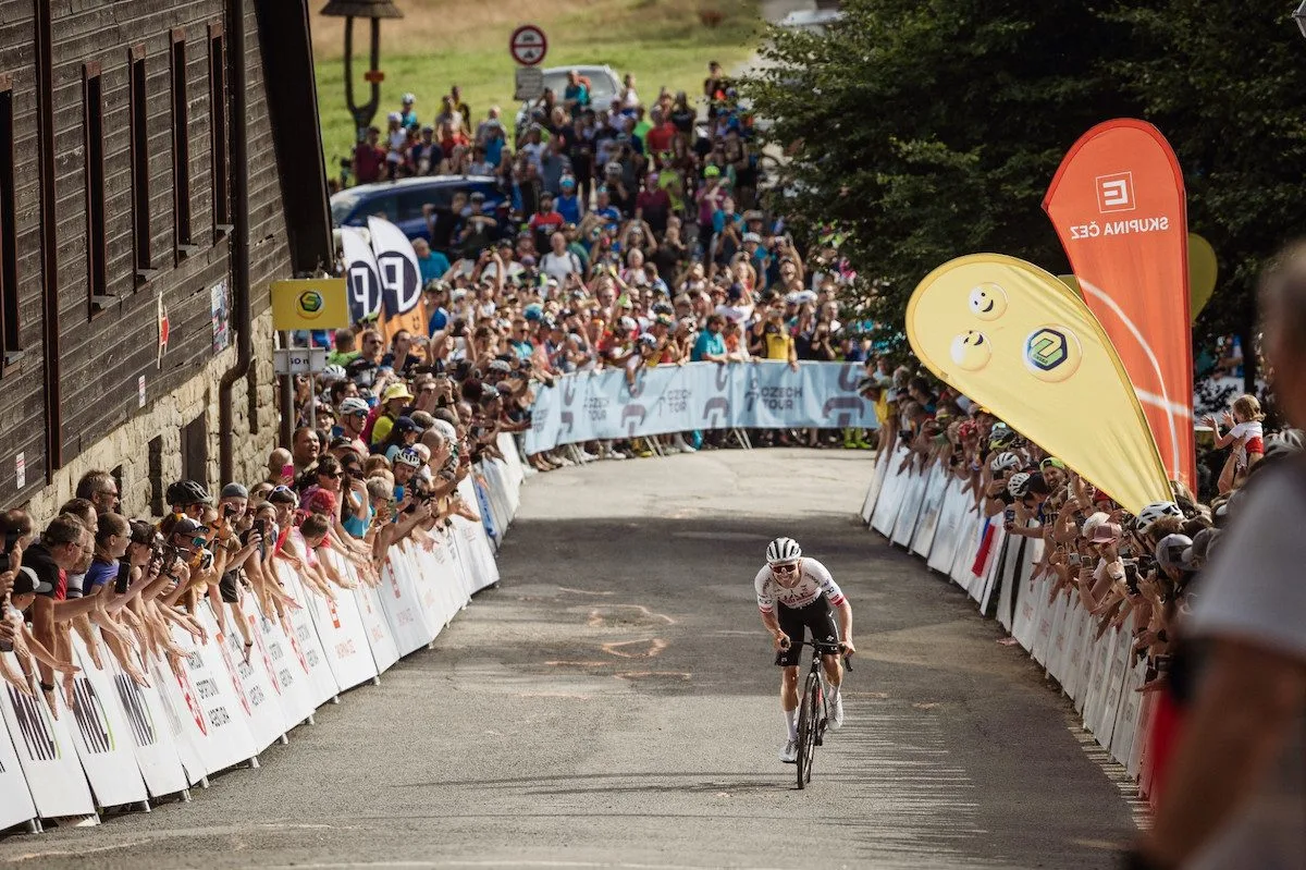 Elitní cyklisté nakonec v Liberci finišovat nebudou. Cíl etapy Czech Tour se přesunul