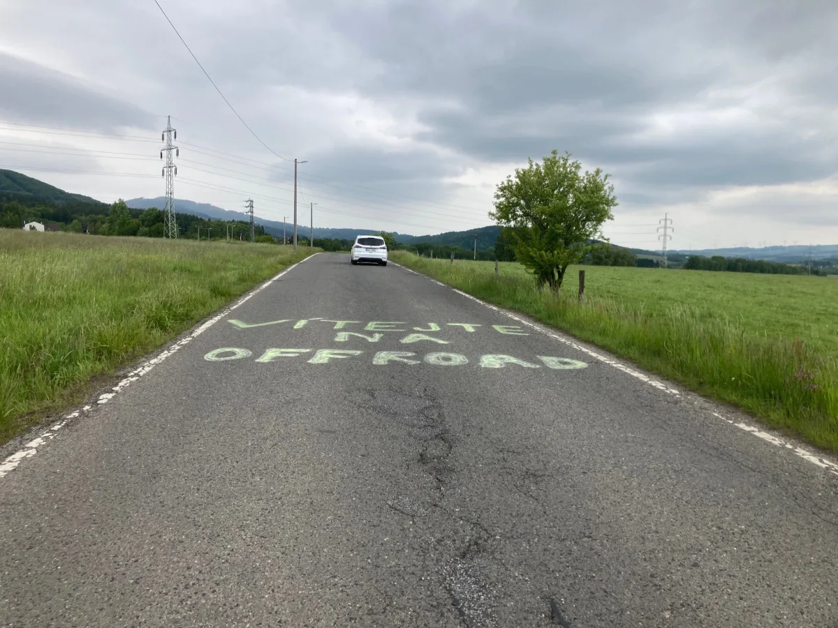 Nejrozbitější městská silnice v Liberci, ulice Karlovská, se dočká kompletní opravy
