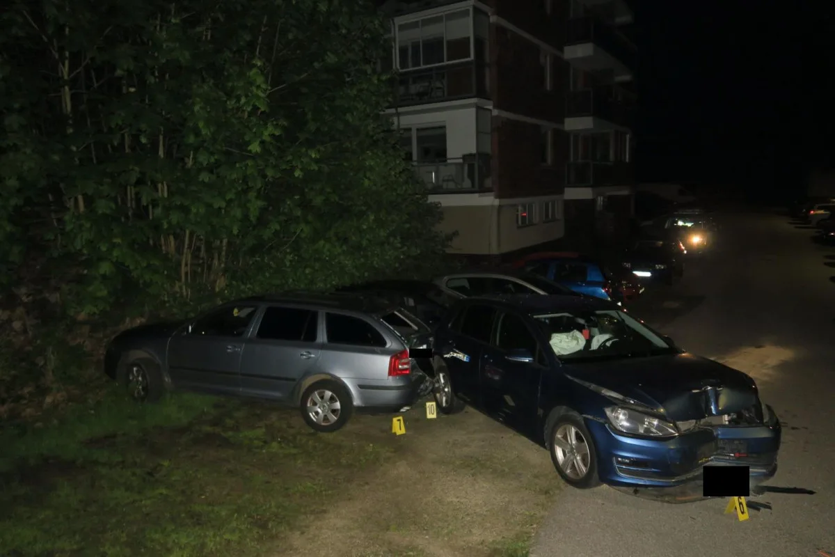 Osmnáctiletá neřidička nabourala do kontejneru i aut. Nadýchala skoro dvě promile