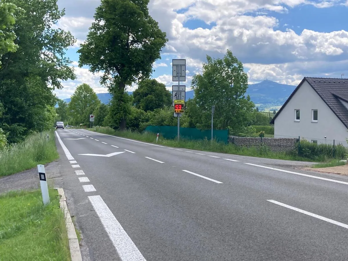 Represivní radar ve Studánce měl měřit už od prázdnin, termín se nakonec posouvá