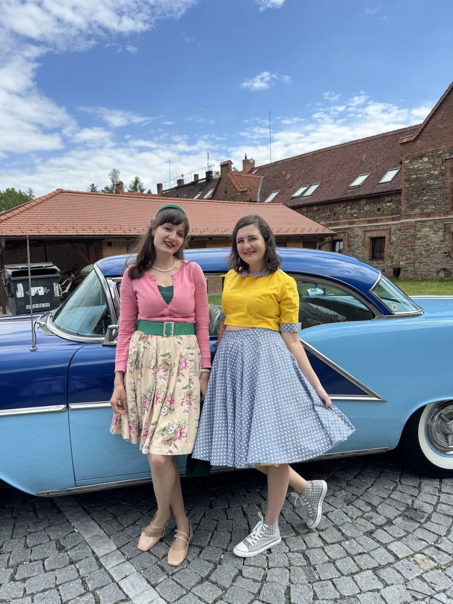 Pin-up přehlídka šatů a klobouků vrátí do Liberce eleganci