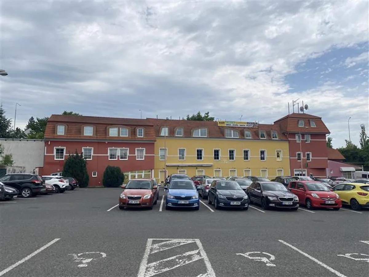 Česká Lípa chce koupit budovu bývalého rádia Crystal. Majitel chce 23 milionů