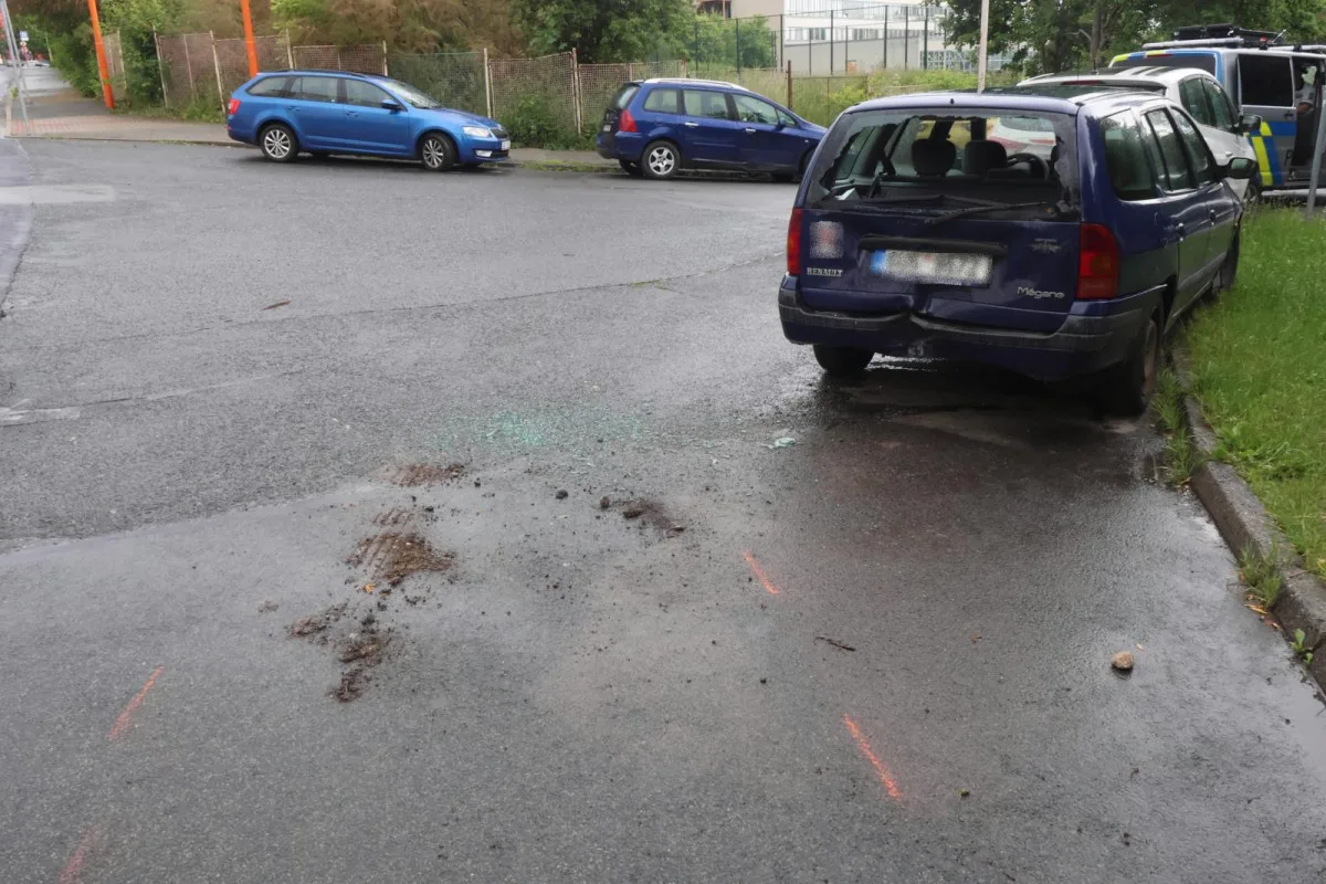 Boural a auto nahlásil jako kradené. Policisty nepřevezl