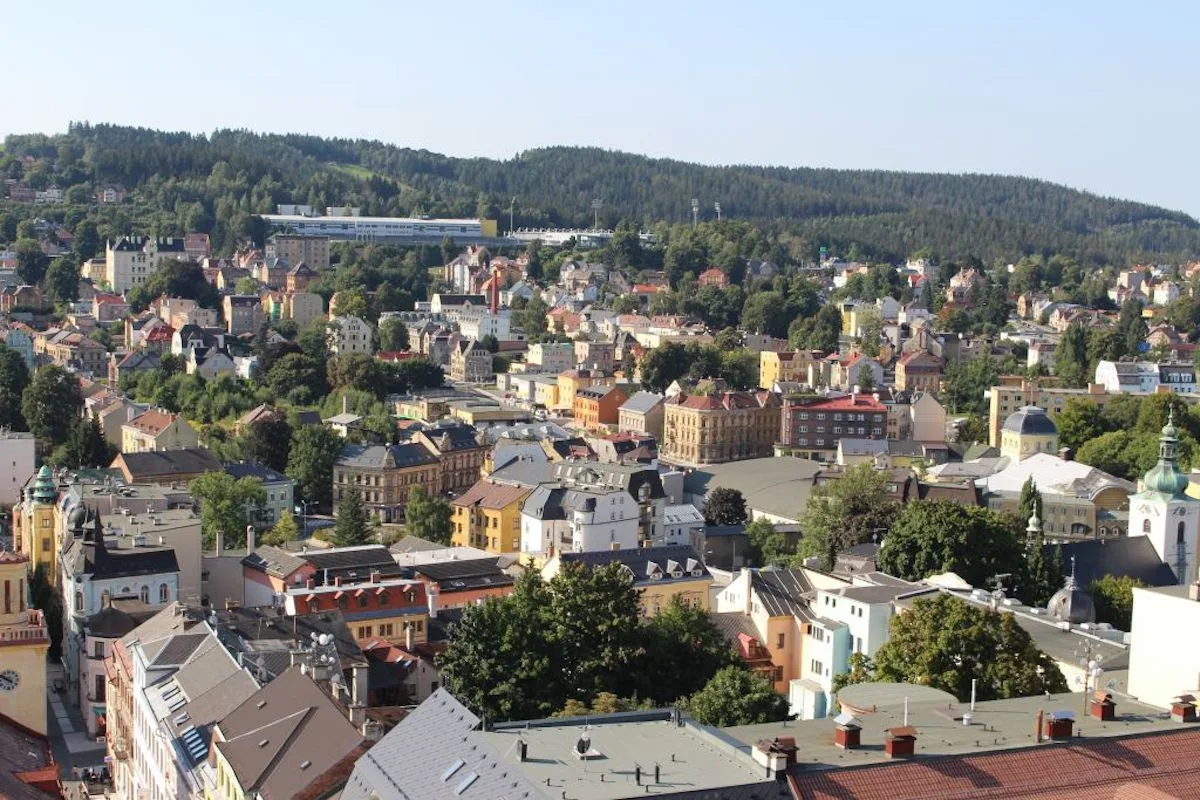 Jablonec nad Nisou chce zvýšit daň z nemovitosti pro velké obchody a ubytovny