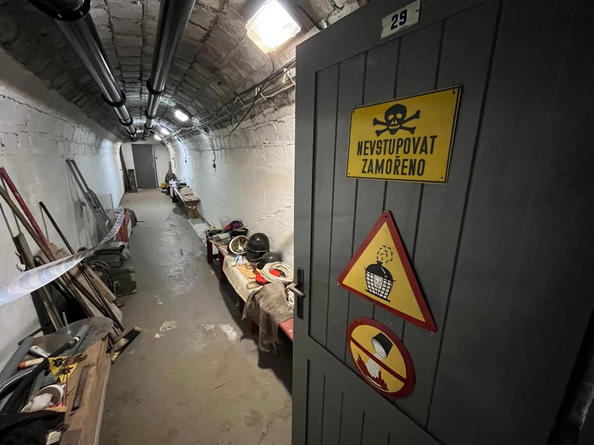 Nebezpečná militantní skupina s centrem v krytu pod Sokolákem. V Liberci cvičí pluk chemiků