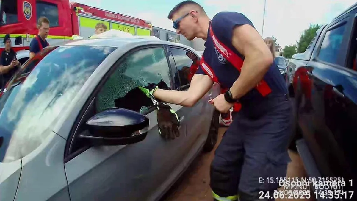 Drama na parkovišti u Kauflandu. V zamčeném autě zůstalo miminko